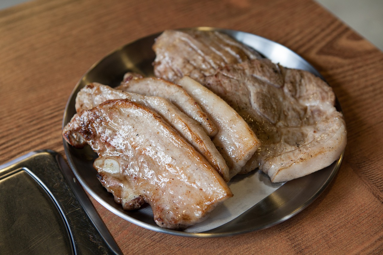 六角恐龍魚(yú)不吃飼料怎么辦，六角恐龍魚(yú)不吃魚(yú)糧怎么辦