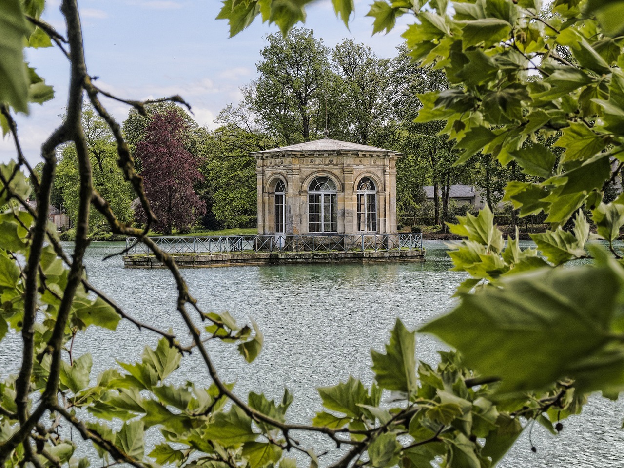 園林水池實(shí)景圖片大全（園林水池實(shí)景圖片大全集）