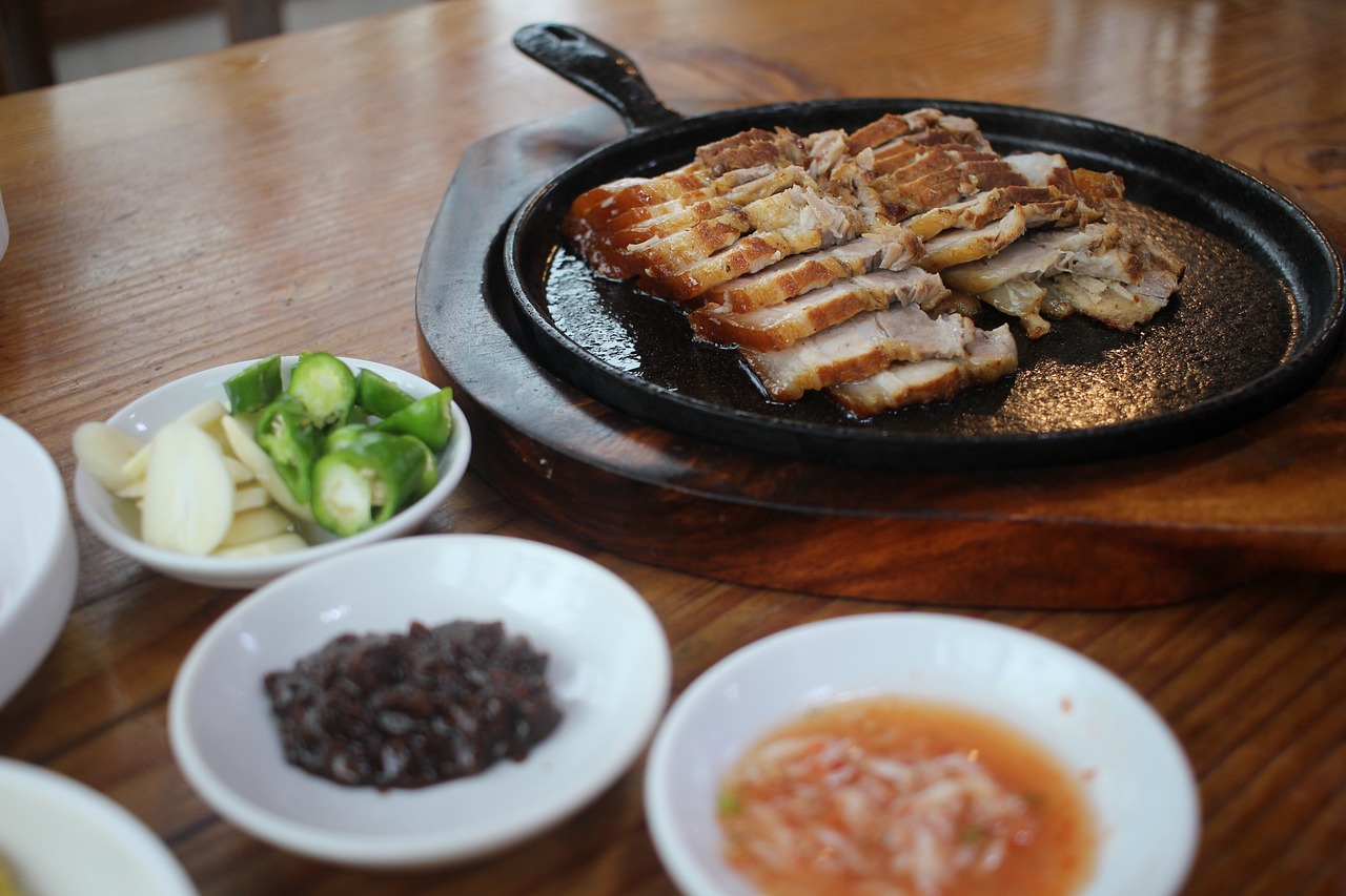 鯉魚喜歡吃什么食物，鯉魚吃什么食物，鯉魚吃什么食物能吃玉米面 黃金貓魚百科 第2張