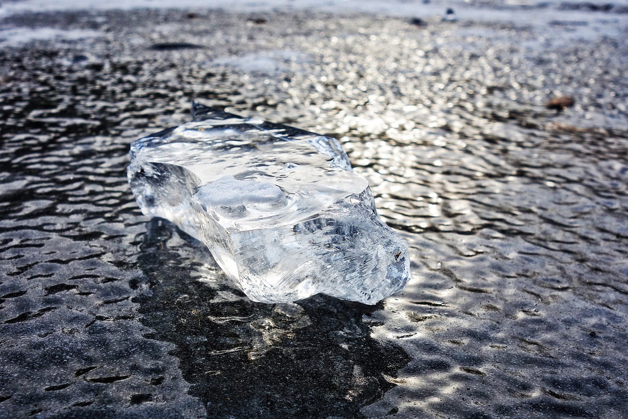 冬天魚缸水渾濁（冬天魚缸水渾濁原因和解決方案）