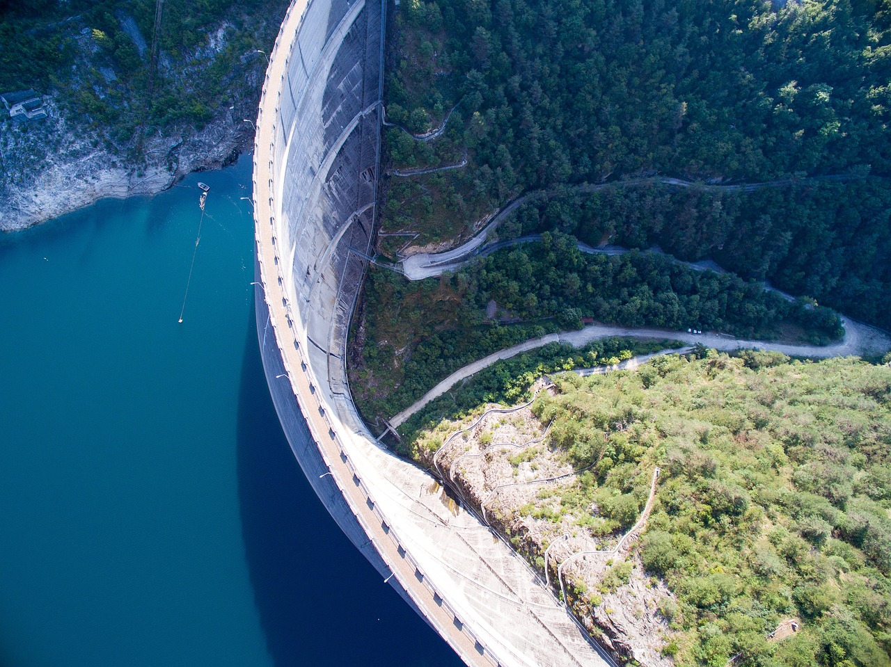 北海錦鯉池建設（北海鯉魚地生態(tài)水庫） 熱帶魚魚苗批發(fā) 第3張