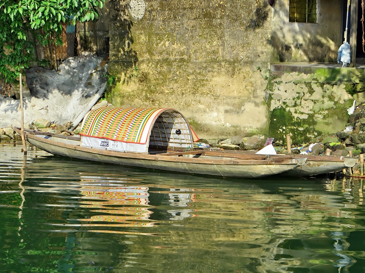 南陽市宛城區(qū)龍緣魚業(yè)批發(fā)行（南陽市宛城區(qū)龍緣魚業(yè)批發(fā)行號是多少）