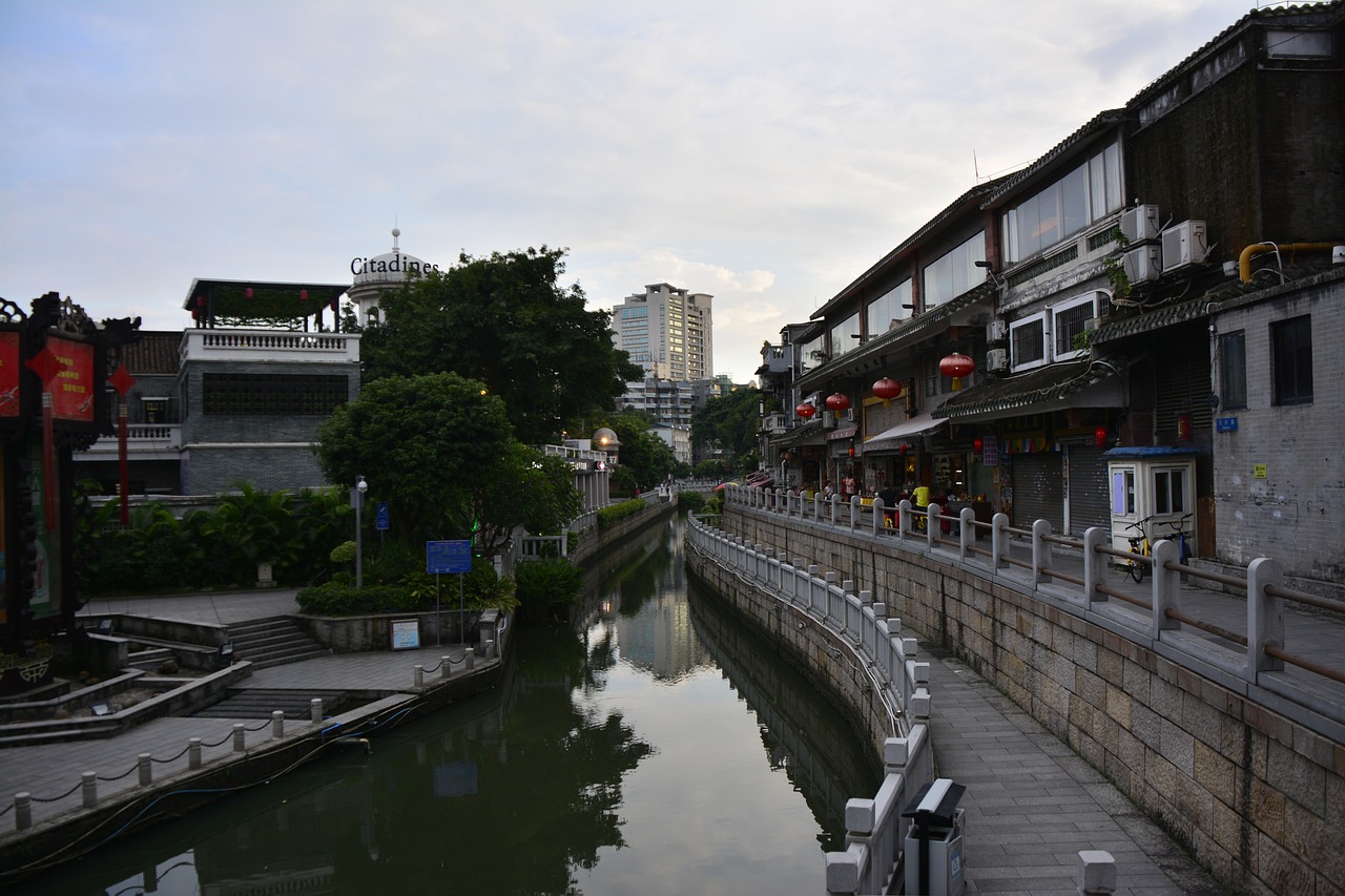 吳川市塘綴板橋金鋒盆景店 全國(guó)水族館企業(yè)名錄