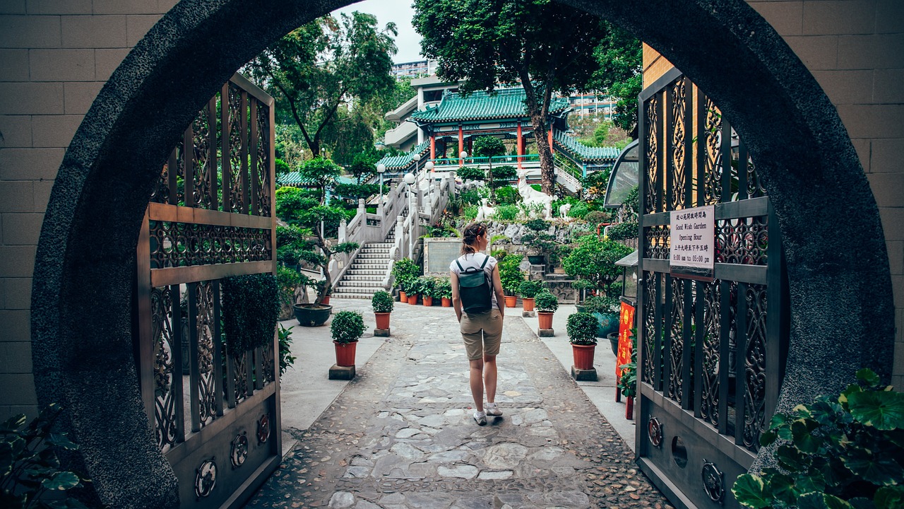 家庭庭院魚池設(shè)計(jì)實(shí)景圖（想在自己家院子里建個(gè)觀賞魚池，大概4~5） 廣州景觀設(shè)計(jì) 第2張