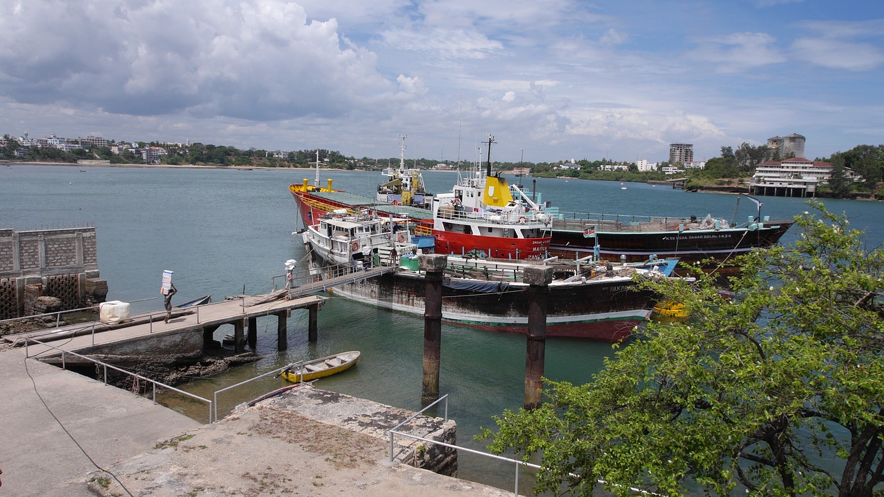 畢節(jié)魚池建設:你們家鄉(xiāng)的旅游名片是什么 錦鯉池魚池建設