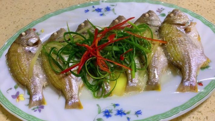 家里養(yǎng)龍魚好不好海魚喜歡吃什么東西 龍魚百科