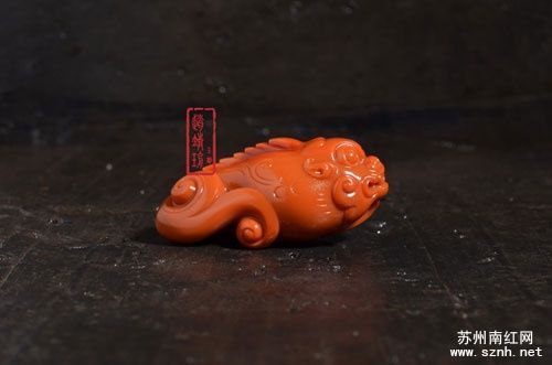 魚(yú)化龍紋飾：魚(yú)化龍的寓意和象征十分豐富多彩，其寓意和象征十分豐富多彩