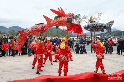 龍魚戲資料：福建省武夷山市五夫鎮(zhèn)的傳統(tǒng)民俗文藝形式龍魚戲的表演過程