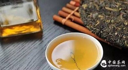 茶葉能放魚缸里嗎為什么會變質(zhì)：茶葉可以放入魚缸嗎？ 魚缸百科 第2張