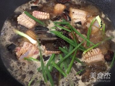 黑白魟魚吃什么：黑白魟魚的飲食習(xí)性 魟魚百科 第3張