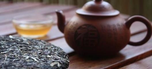 茶水倒入魚缸魚會死嗎：倒入魚缸的茶水會對魚的健康產(chǎn)生一定的影響嗎？ 魚缸百科 第2張