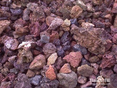 養(yǎng)龍魚(yú)火山石做魚(yú)缸濾材好嗎：養(yǎng)龍魚(yú)火山石做魚(yú)缸濾材好嗎養(yǎng)龍魚(yú)火山石做魚(yú)缸濾材 龍魚(yú)百科 第1張