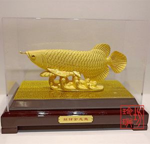 黃金金龍魚擺件值錢嗎（金色的玄關(guān)擺件什么值得買）