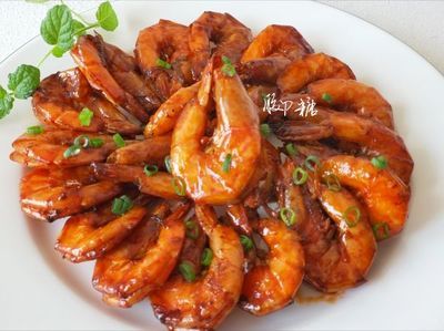 金龍魚吃蝦肉效果怎么樣：關(guān)于金龍魚吃蝦肉的效果，我們可以得出以下幾點(diǎn)： 龍魚百科 第5張