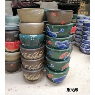 景德鎮(zhèn)陶瓷魚缸（景德鎮(zhèn)陶瓷魚缸與玻璃魚缸比較景德鎮(zhèn)陶瓷魚缸價格范圍）