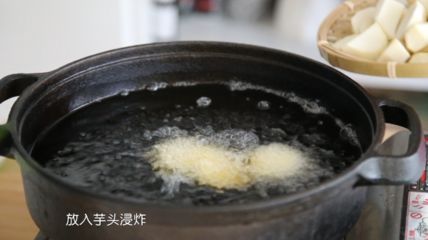 金龍魚底色淺黃色（金龍魚底色對(duì)價(jià)格影響）