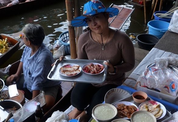 龍魚缸怎么清洗污垢（魚缸刮刀使用技巧）