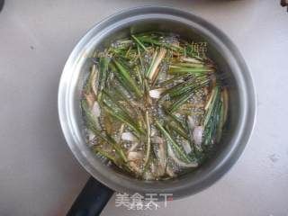 金龍魚煮了：金龍魚燉掛面的技巧