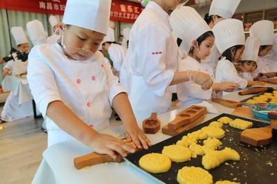 祥龍水族館手工制作課程內(nèi)容：祥龍水族館手工制作課程 水族館百科（水族館加盟） 第3張