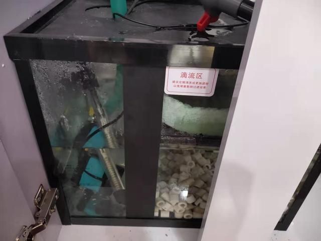 魚缸水泵沒反應(yīng)了什么原因：魚缸水泵失效可能由電源故障、連續(xù)循環(huán)中斷、進(jìn)水管道堵塞引起 魚缸百科 第2張