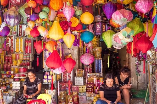 蝴蝶鯉適宜燈光顏色設(shè)置：關(guān)于蝴蝶鯉適宜燈光顏色設(shè)置的建議 水族燈（魚缸燈） 第5張