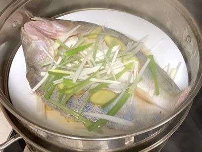 雪龍魚(yú)飼料成分對(duì)比分析：雪龍魚(yú)與龍魚(yú)飼料差異 龍魚(yú)百科 第5張