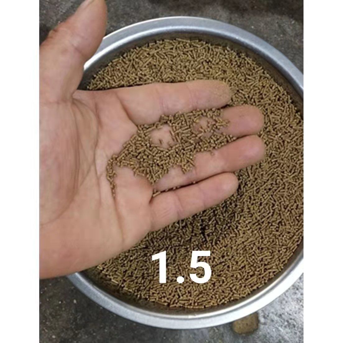 金魚飼料新鮮度鑒別方法：如何鑒別金魚飼料的新鮮度 其他寵物 第3張